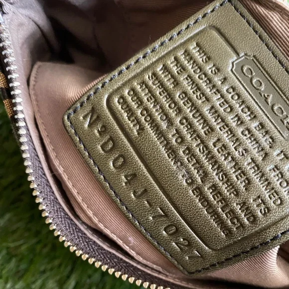 Coach demi purse - Picture 10 of 16